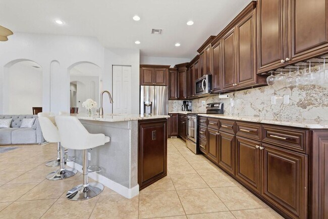 Building Photo - 12290 NW 77th Manor
