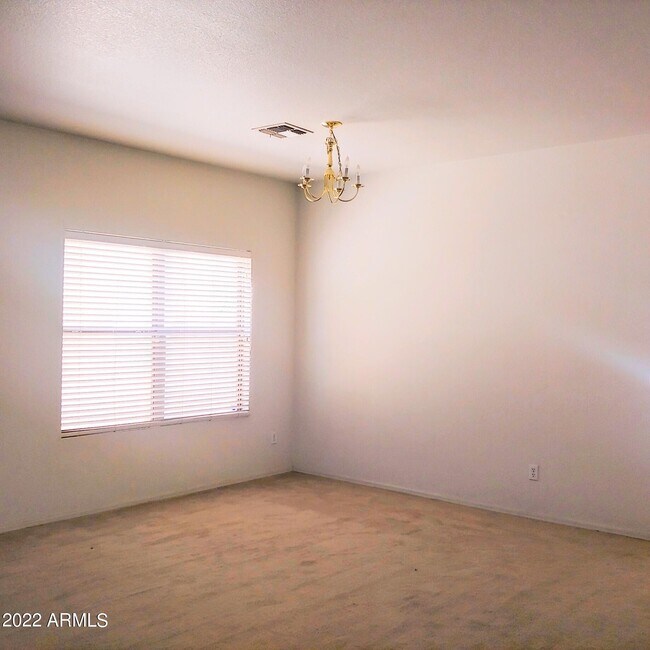 Building Photo - 625 W Silver Reef Ct