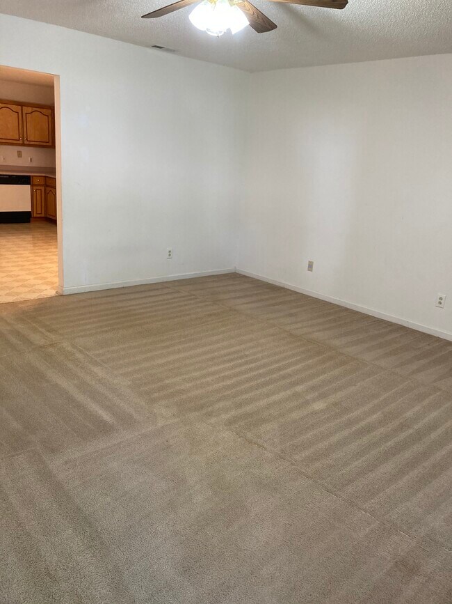 Large living room - 2705 Caudill Ave