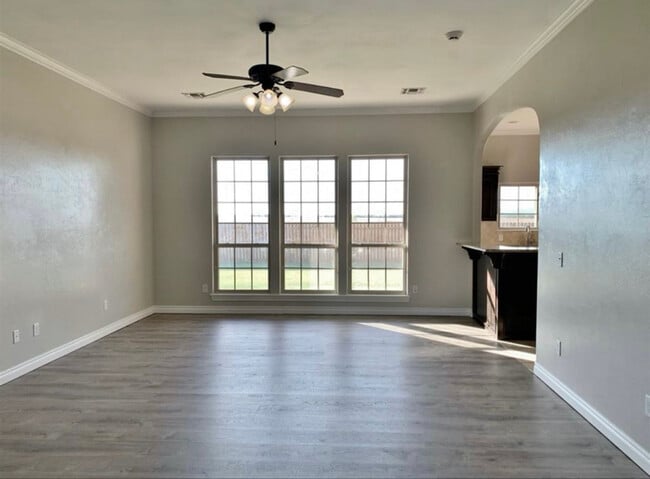 Building Photo - 405 Southwest 84th Street