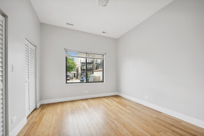 Building Photo - 2526 W Lexington St