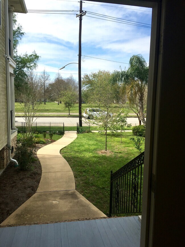 6425 W End Blvd, New Orleans, LA 70124 Townhome Rentals in New