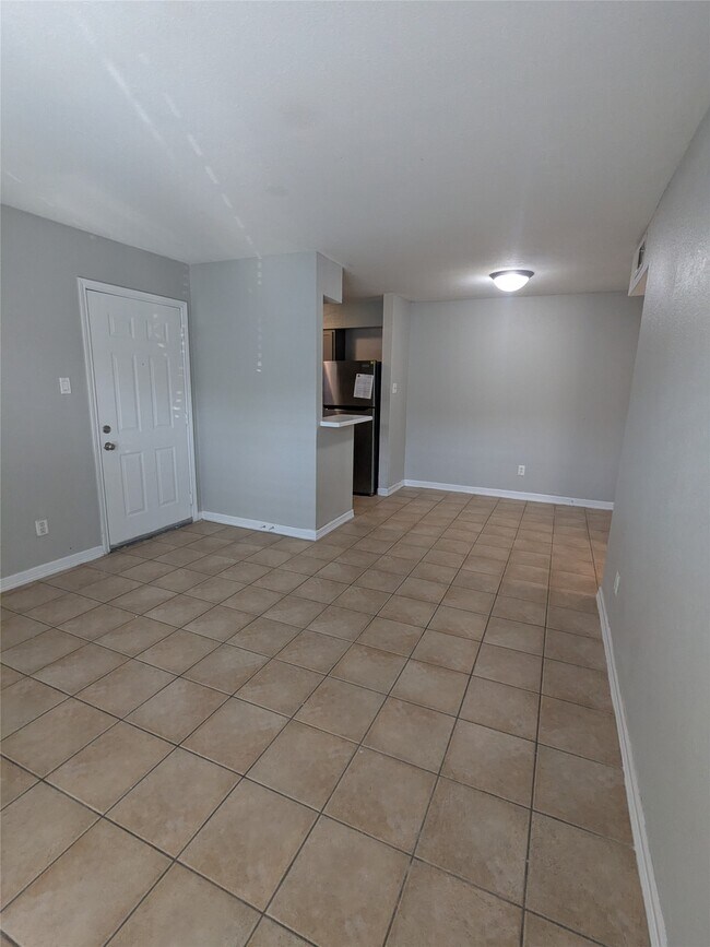 Building Photo - 13480 S Thorntree Dr