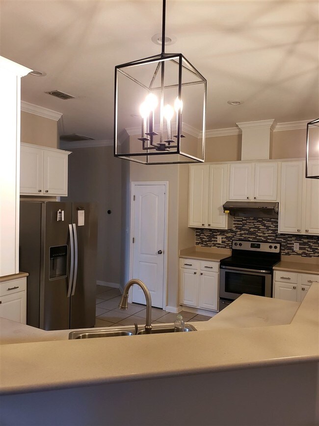 Building Photo - 4721 Plantation View Dr