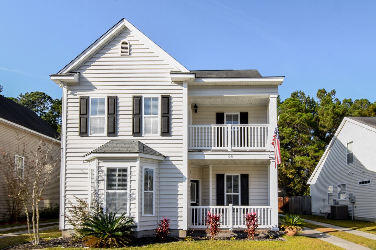 Primary Photo - 550 Delafield Dr