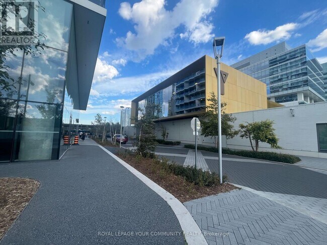 Photo du bâtiment - 5 Buttermill Ave.