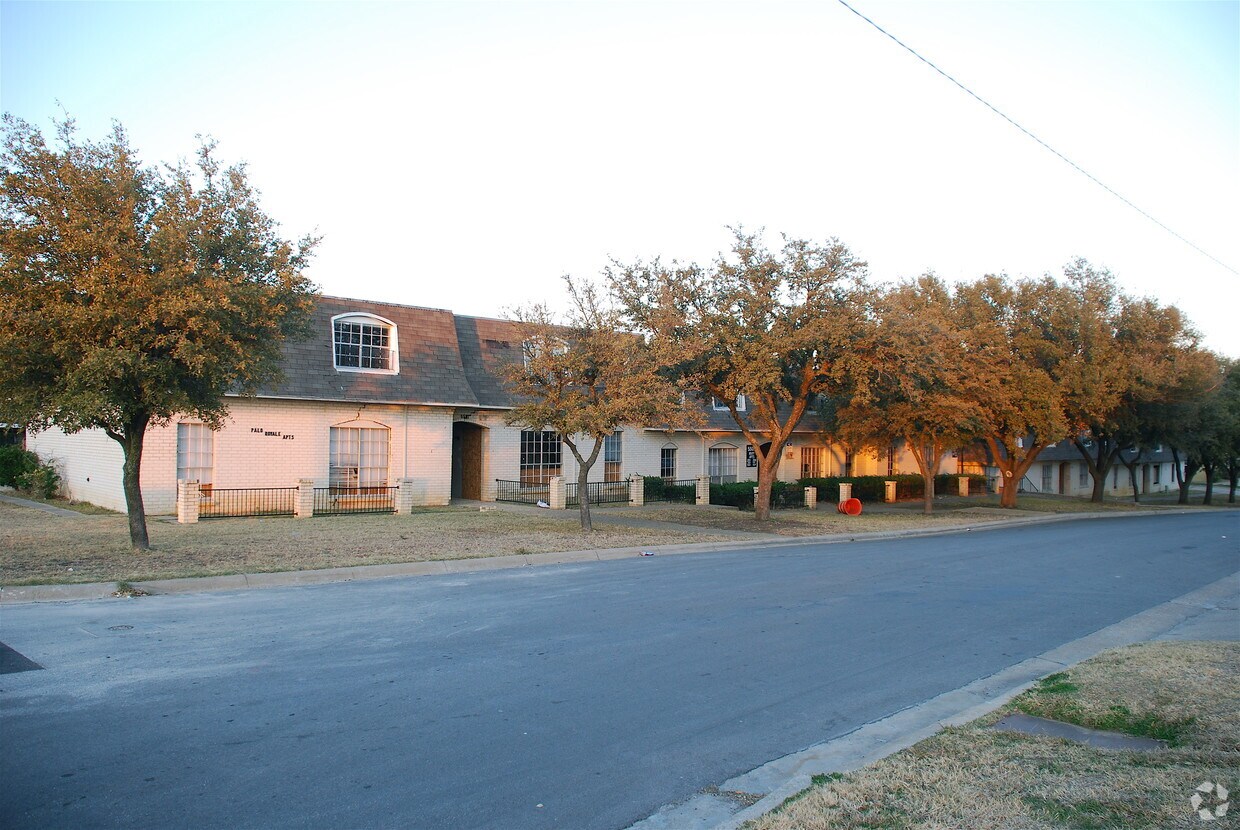 Primary Photo - 5511-5515 Beaty St
