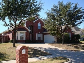 Building Photo - 2416 Geiberger Dr