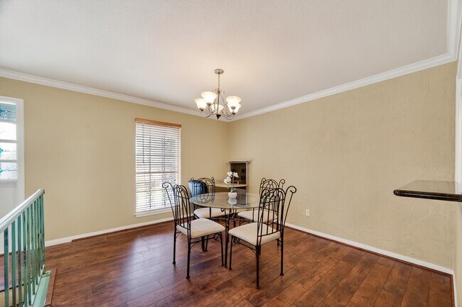 Building Photo - 18220 Vinland Dr