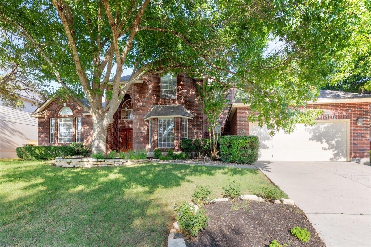 Foto principal - Rent this gem in the Rogers Ranch neighbor...