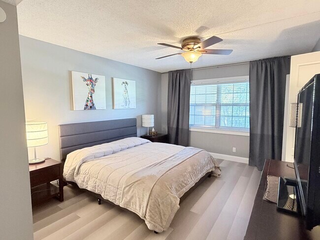 Foto del edificio - 4030 W Palm Aire Dr