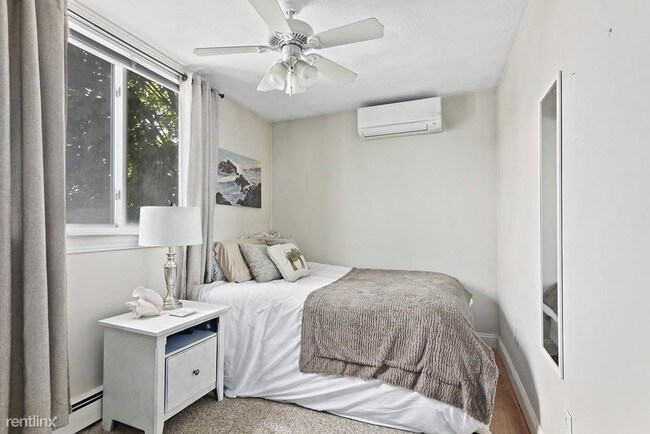 Foto del edificio - 2 br, 1 bath  - 270 E St