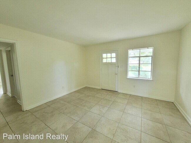 Foto del edificio - 3 br, 1 bath House - 21 Norwood Dr.