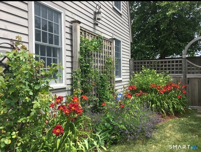 Building Photo - 84 Waterside Ln