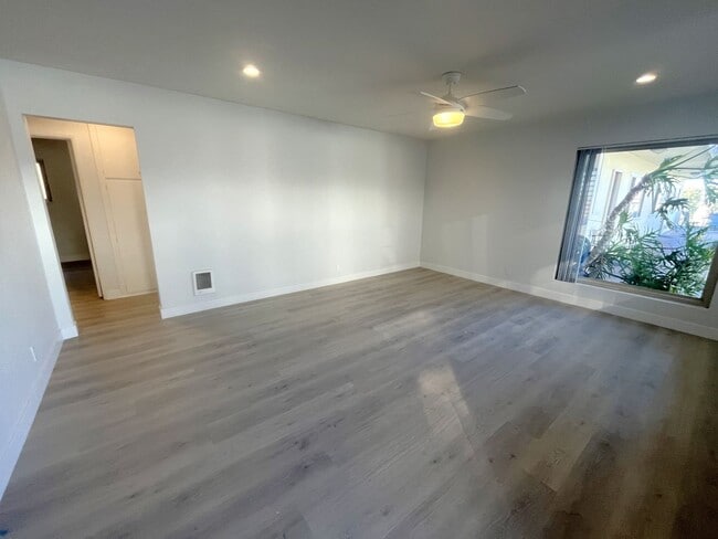 Building Photo - 519 Stratford Ct