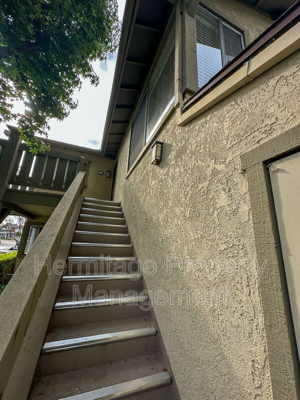 Building Photo - 23 Rockwood