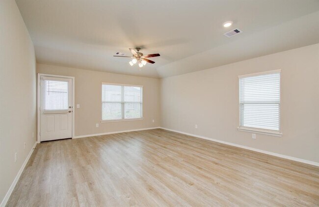 Foto del edificio - 1814 Brushy Cedar Ct