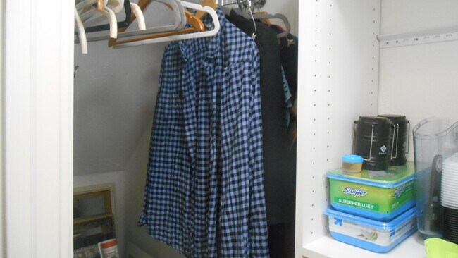 Building Photo - 30 Bowers St