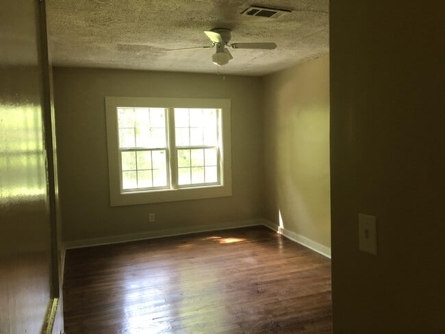 Photo - 611 Choctaw Rd House