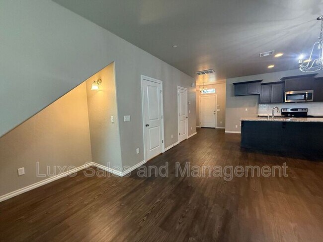 Foto del edificio - 757 SW 14th St