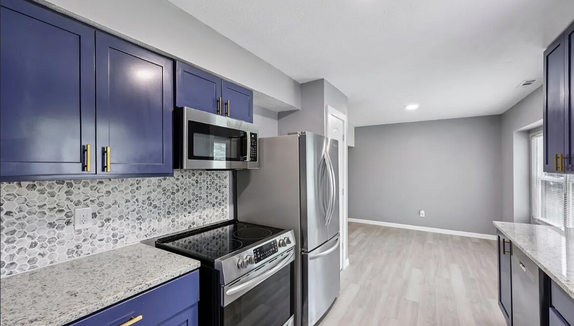 Foto del edificio - "Charming 2-Bedroom Duplex Retreat in Indianapolis – 1088 Sq Ft of Comfortable Living!"