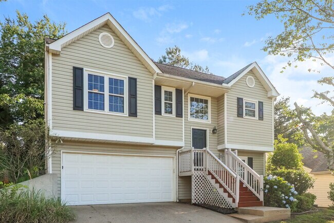 Building Photo - 2327 Wavetree Ln NW
