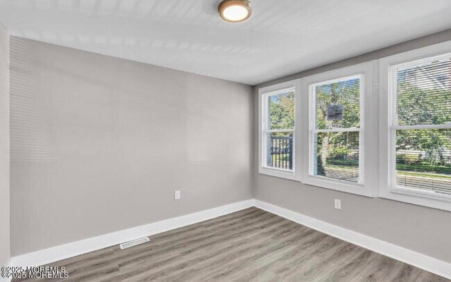 Foto del edificio - 700 Fifth Ave