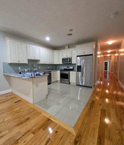 Photo - 190 Arlington Ave Townhome