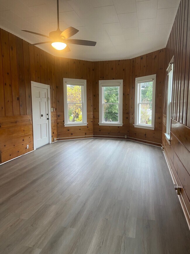 Sala de estar - vista 1 - 2104 Castro St