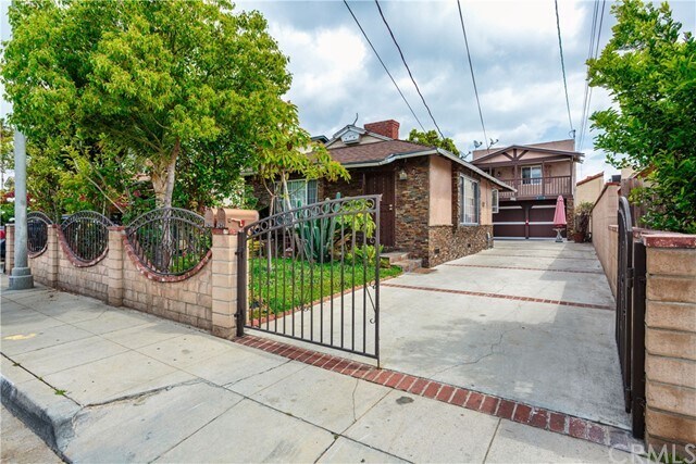 Building Photo - 426 San Pasqual Dr