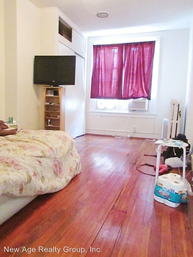 Building Photo - 3 br, 1 bath House - 32 S Fallon Street