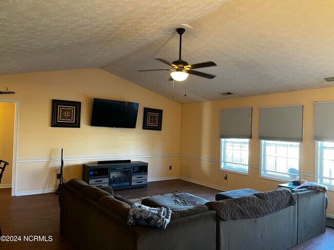 Foto del edificio - 1109 Litewood Ct