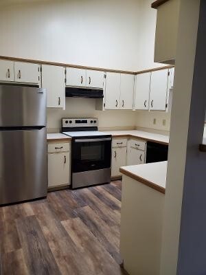 1 bed kitchen - The Estates II Apartments