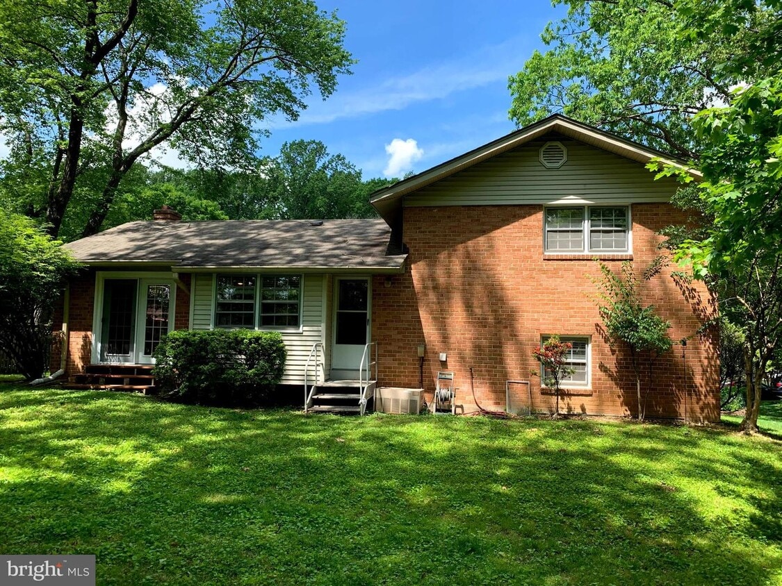 6624 Sulky Ln, Rockville, MD 20852 House for Rent in Rockville, MD