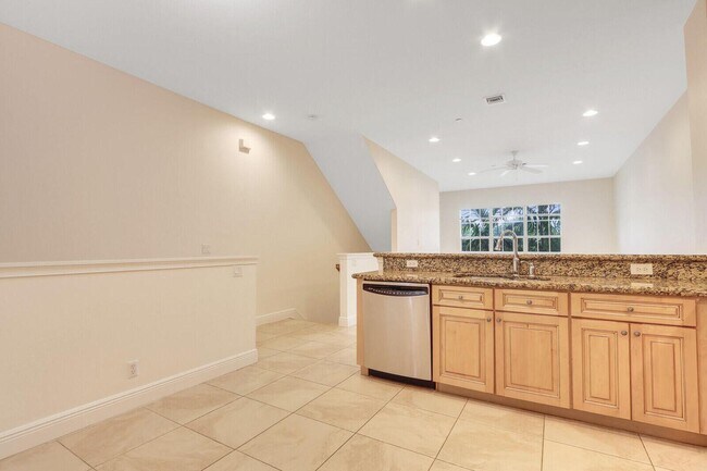 Building Photo - 4505 Artesa Way S