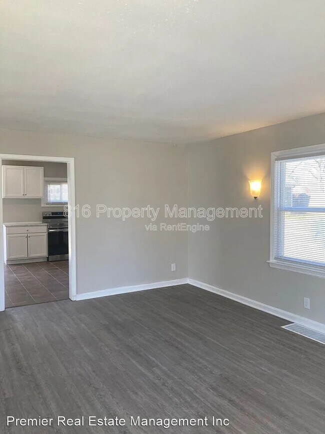 Foto del edificio - 7614 Eby Ave