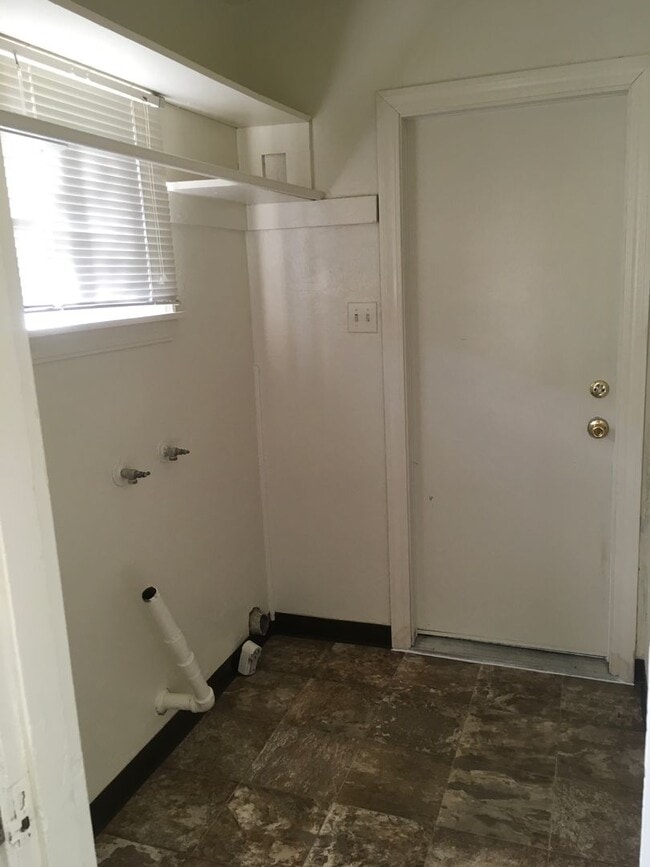 Foto del edificio - 2 bedroom downtown home with fenced yard