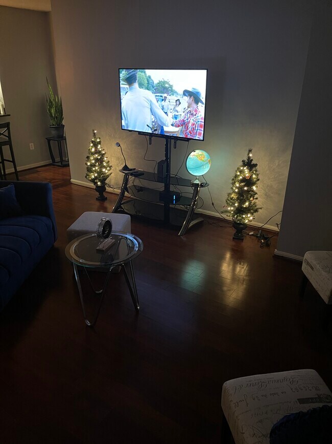 Building Photo - 1017 Hunter St