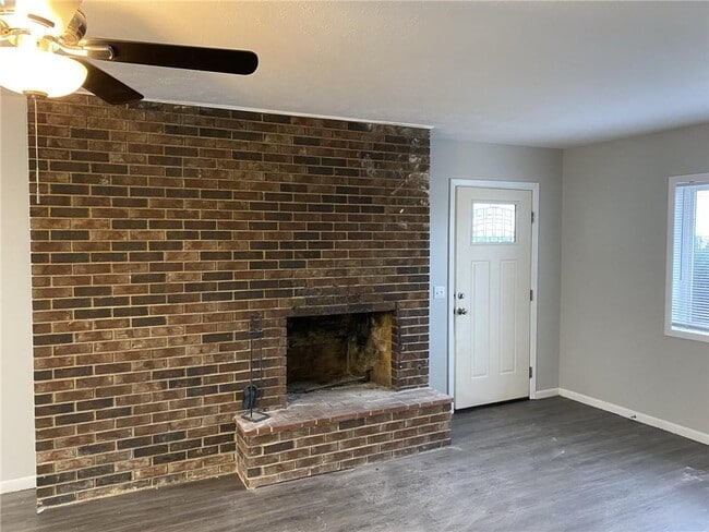 Building Photo - 14901 Dutchmans Dr