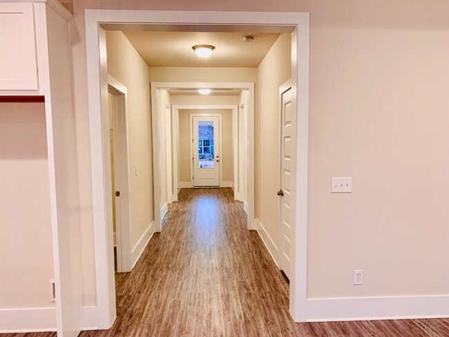 Building Photo - 3211 Jordan Farm Cir