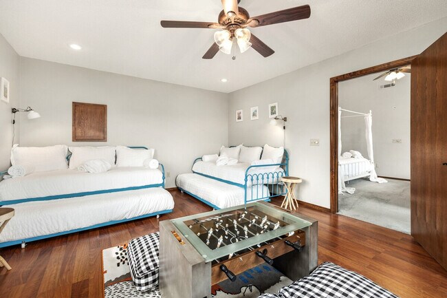 Foto del edificio - 8383 S Lakeshore Dr