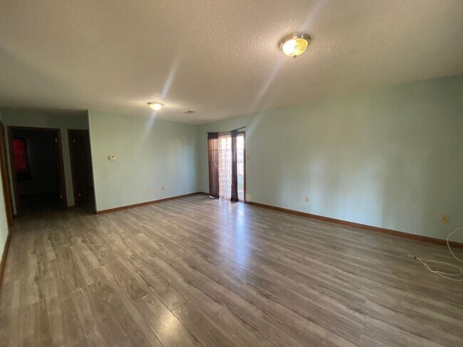 Foto del edificio - 710 Meadowbrook St