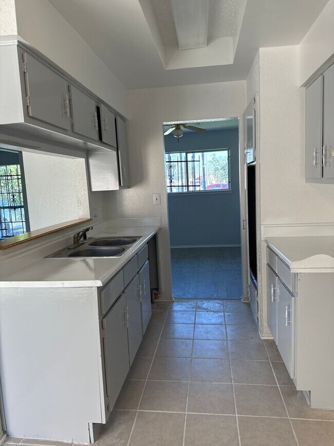 Building Photo - 12814 Greenshire Dr