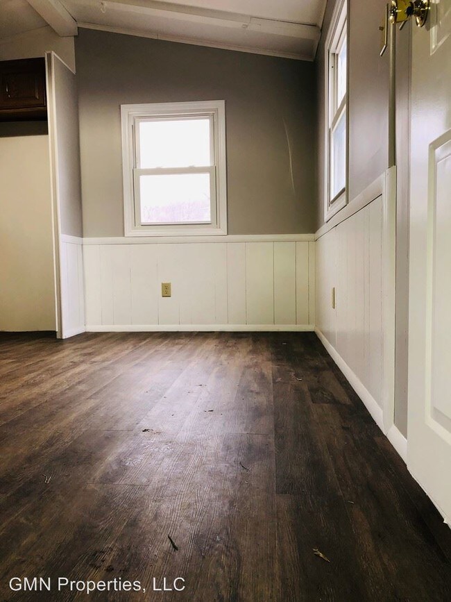 Building Photo - 1-21 Dinardo Manor