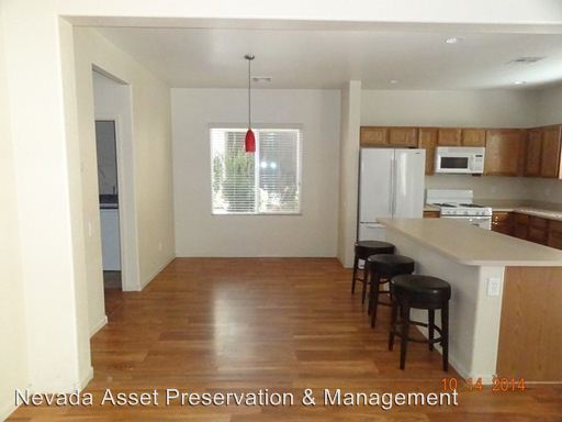 Building Photo - 2883 Rothesay Ave