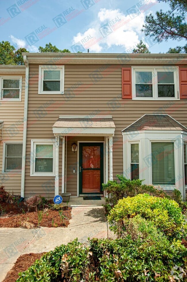 Building Photo - 521 Darby Glen Ln