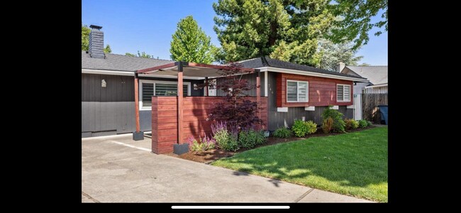 Foto del edificio - 746 Hemlock Ct