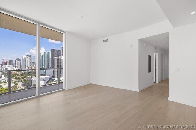 Foto del edificio - 1400 Biscayne Blvd