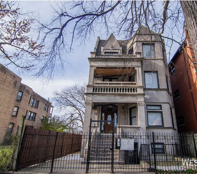 Photo - 5172 S Michigan Ave Apartment