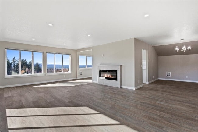 Building Photo - 520 Hemlock Way